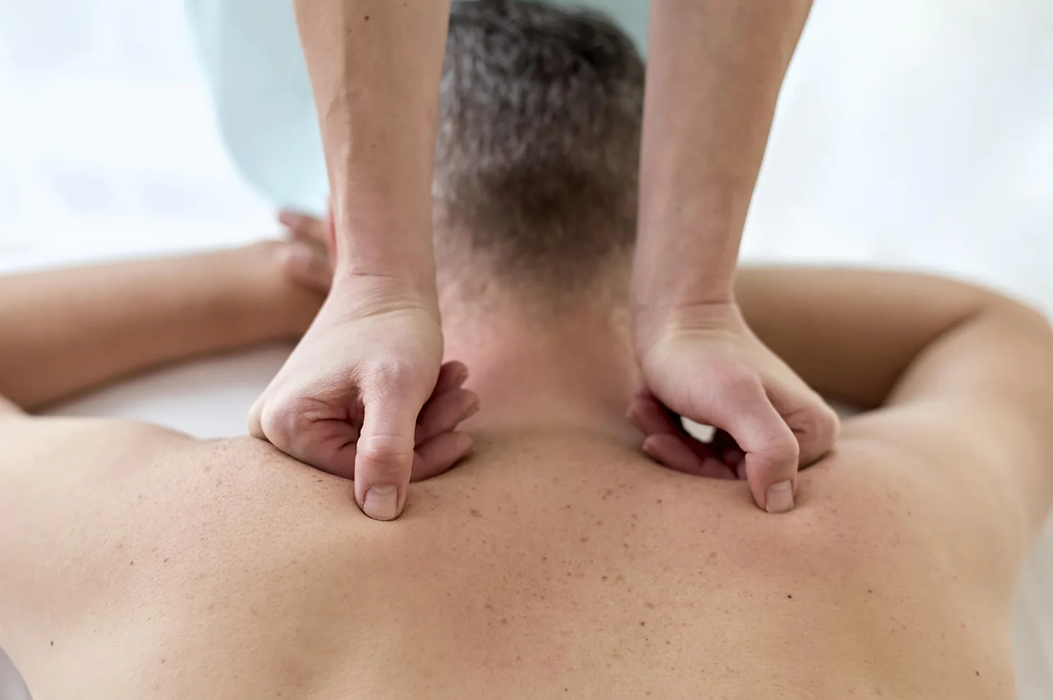 fisioterapia-en-pamplona-fisio-iturrama-fisiotraining-masaje Centro de fisioterapia en Pamplona, en el barrio de Iturrama. FisioTraining. Fisio en Pamplona.